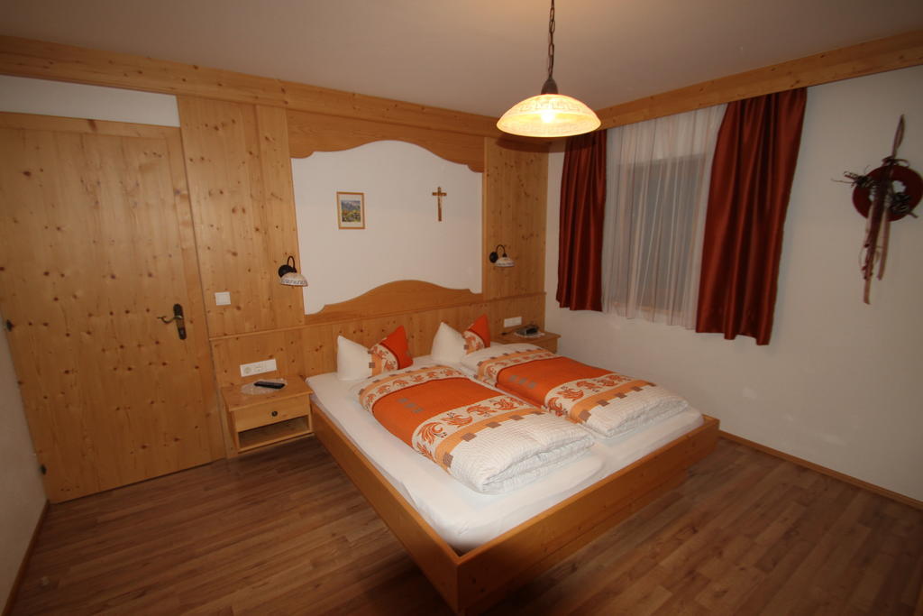 Farm stay Alpenbauernhof Groebenhof